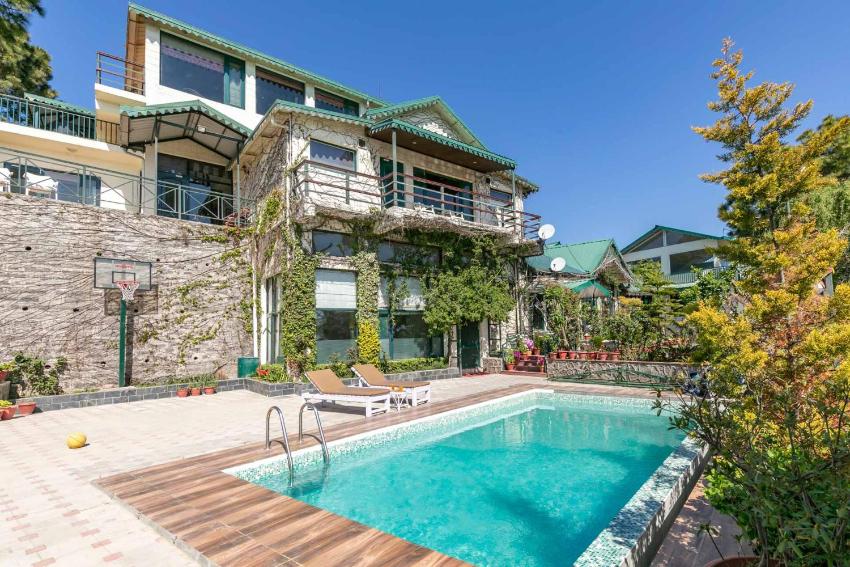Villa Mountain Crest Kasauli with Treehouse & Sundeck