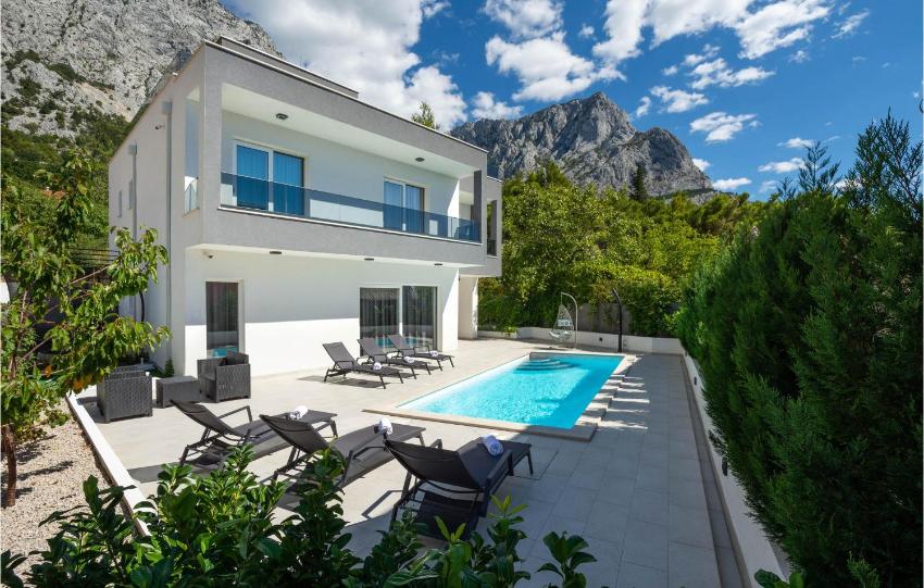 Awesome home in Bast with WiFi, Heated swimming pool and 3 Bedrooms