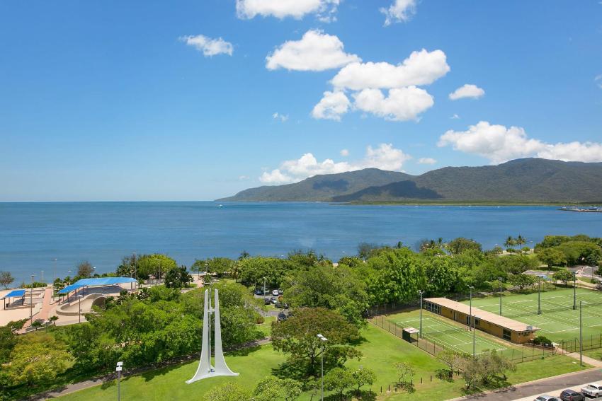 Cairns Ocean View Apartment
