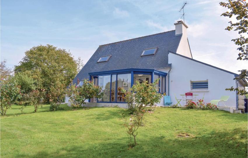 Awesome home in Plouha with 4 Bedrooms and WiFi