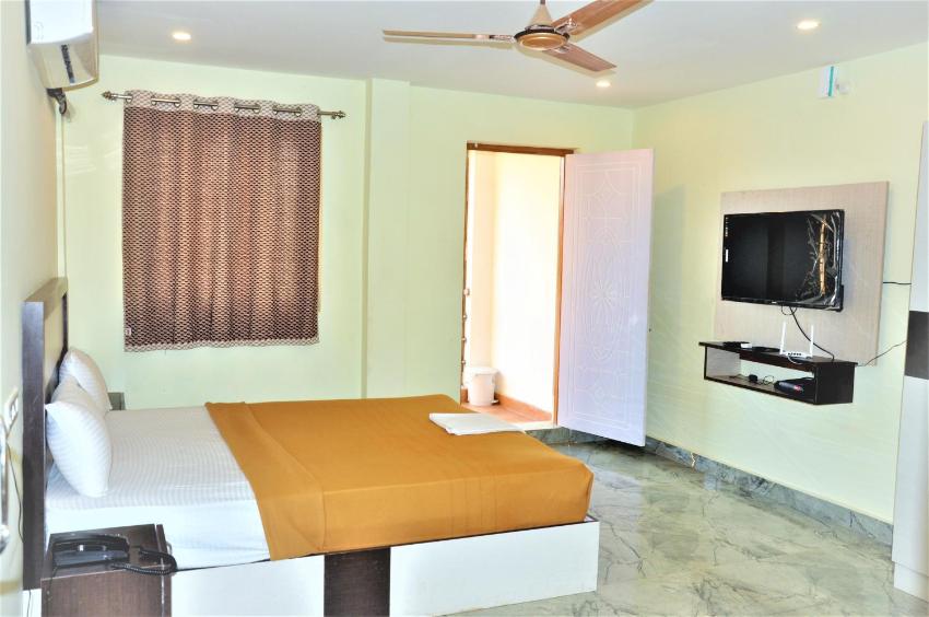 Srirathna Temple View Inn