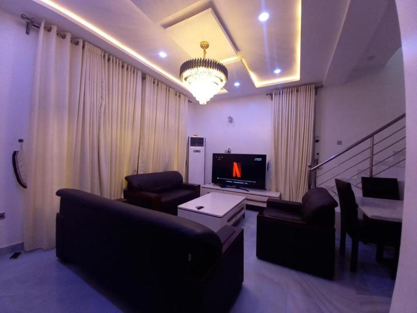 Tranquil 4 bedroom Home, Osapa London, Lekki