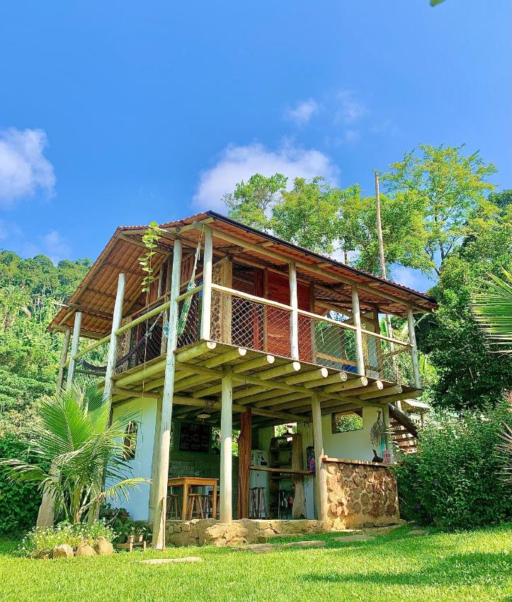 Flora Hostel & Camping Praia do Sono