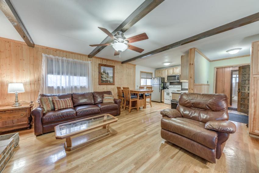 Reed Cabin with Deck - 3 Miles to Ski Cloudcroft!