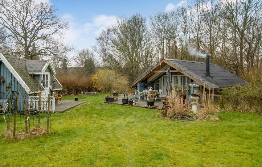 Amazing home in Faxe Ladeplads with 3 Bedrooms and WiFi