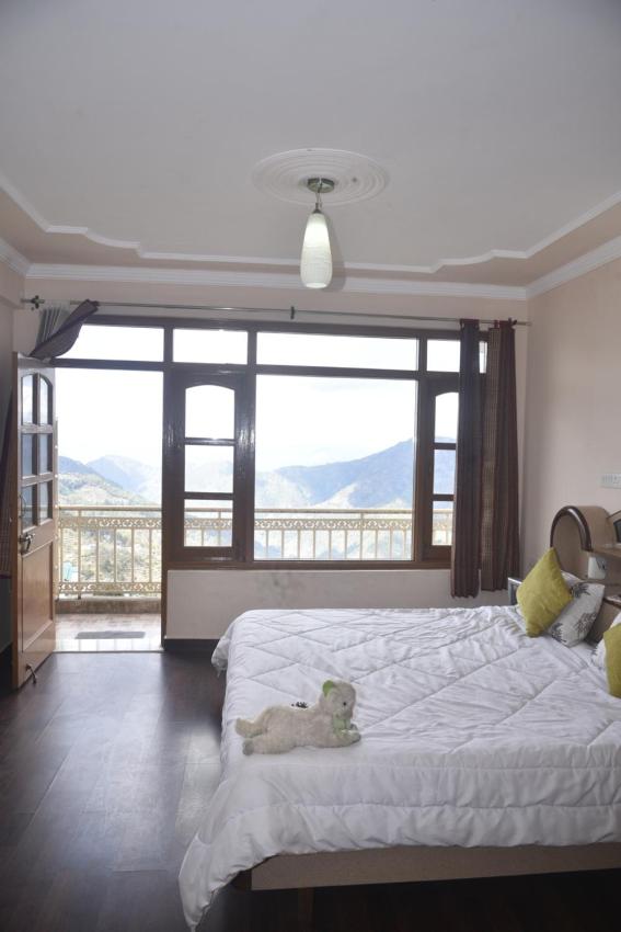 Nook at 5000 Feet Studio apartment in Uttarakhand