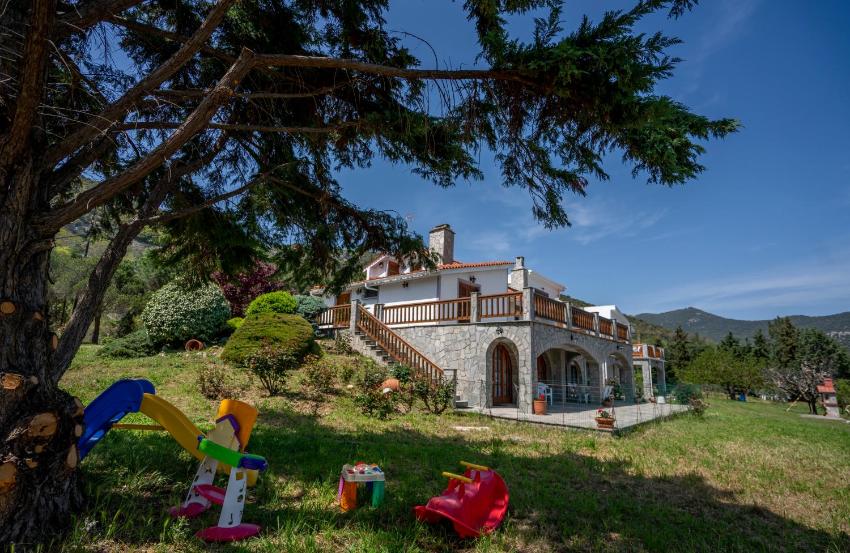 IRAKLITSA LUXURY HOUSE