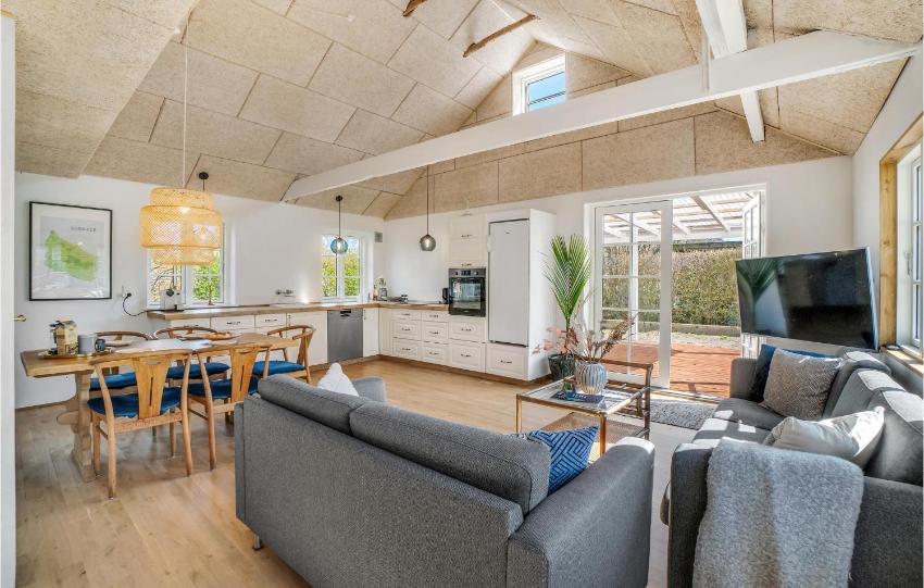 Awesome home in stermarie with 4 Bedrooms and WiFi