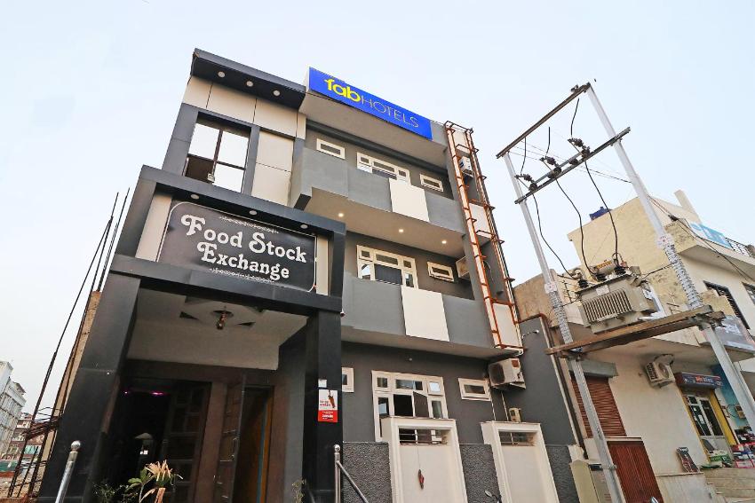 Hotel 03 Town House Inn By WB Inn