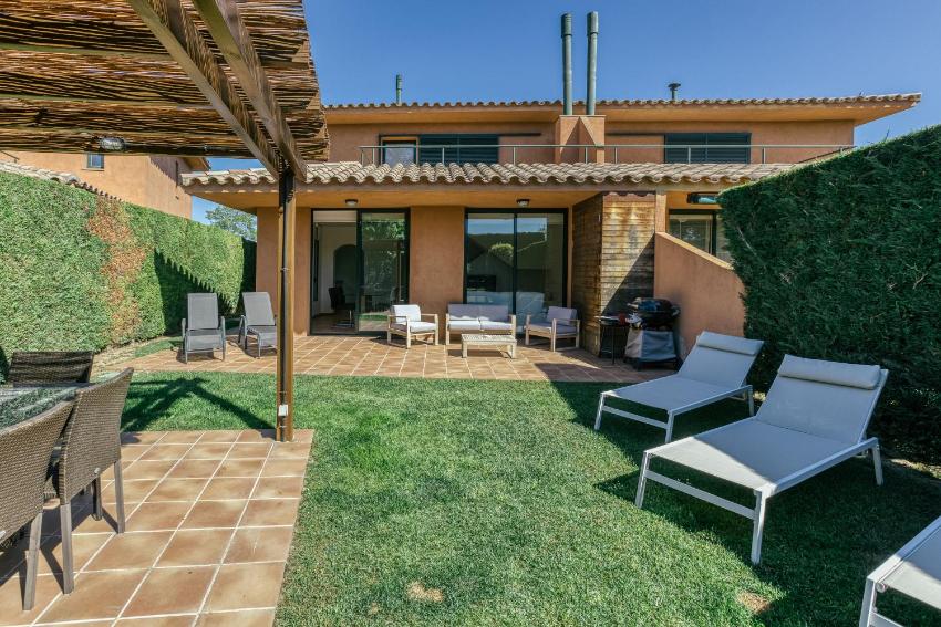 Villa Brenda Torremirona Resort