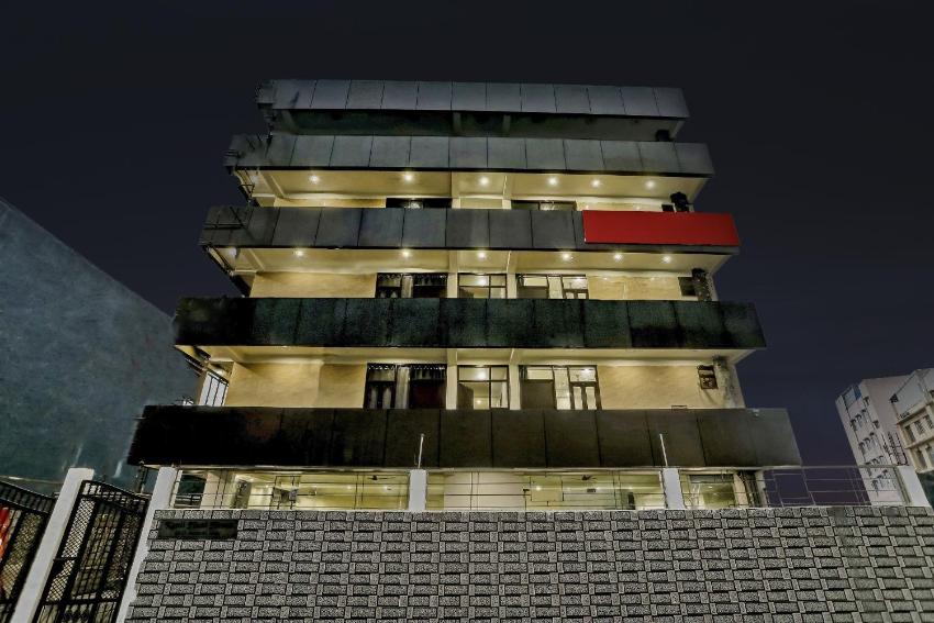 Super OYO Townhouse 763 HAPPY STAY