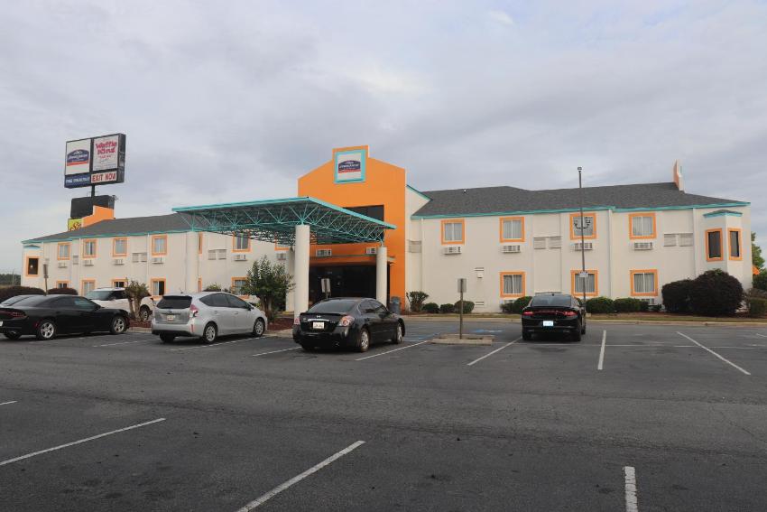 Howard Johnson by Wyndham Tifton