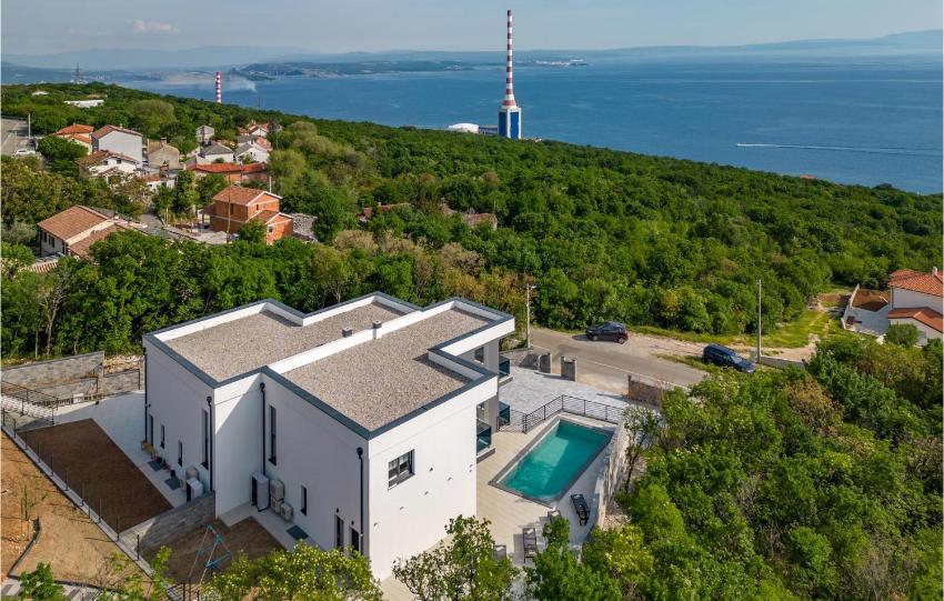 Stunning home in Kostrena with Outdoor swimming pool, 4 Bedrooms and Heated swimming pool