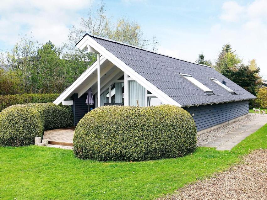 Lovely Holiday Home in Falster near Sea