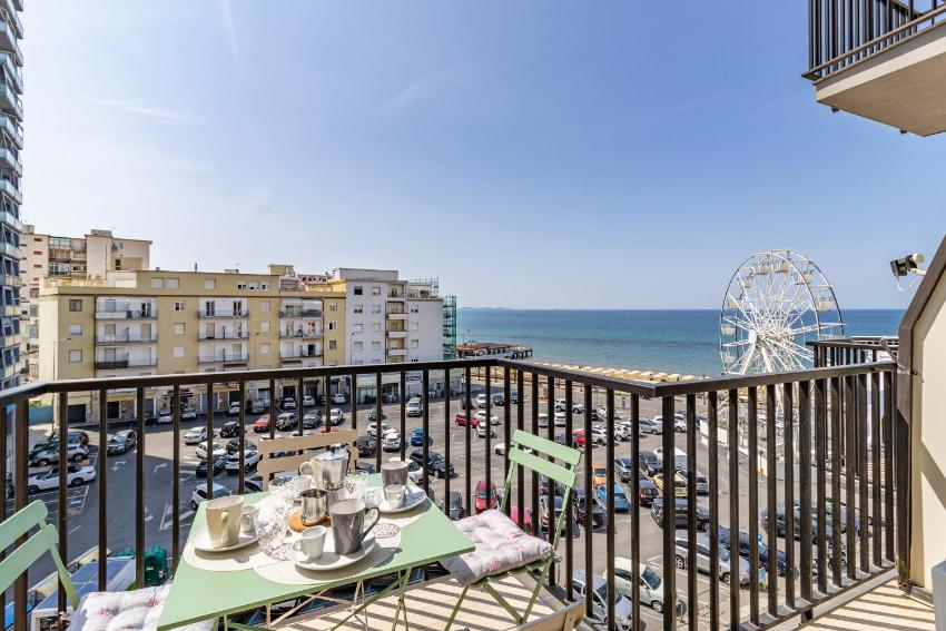 Bedo House Beach Front - Happy Rentals