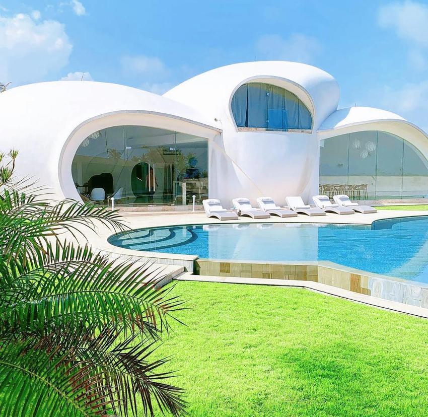 The Cloud Beachfront Villa Bali