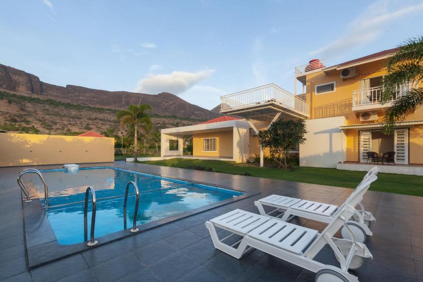 StayVista at Lakeside Summers