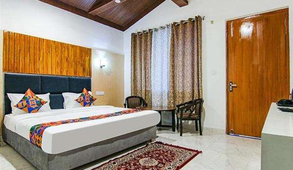 HOTEL CORPORATE HUB NOIDA