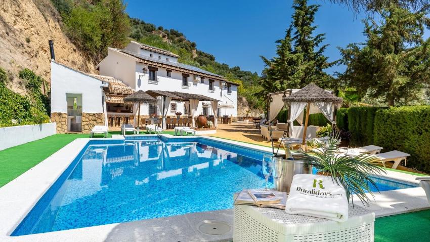 Casa Iratxe Montefrío by Ruralidays