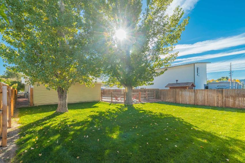 Peach III - Remodeled Rancher with bright open kitchen & dining rms