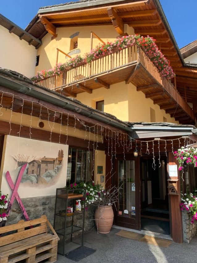 Hotel Coeur Du Village