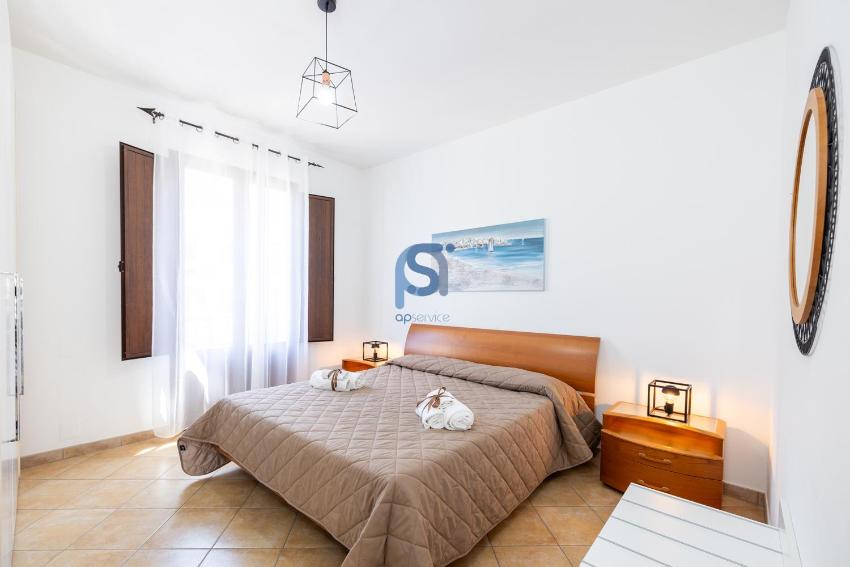 L'Azzurro - Self Check in