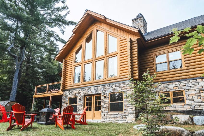 Family escape hot tub and lake access