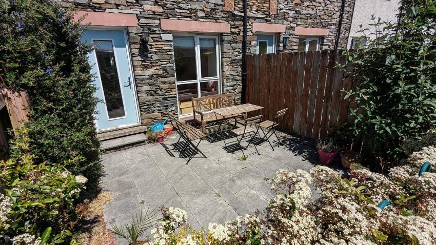 8 Copper Rigg - with Parking