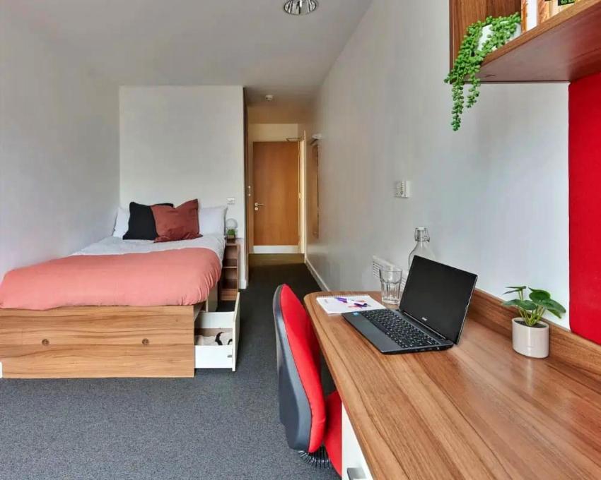 Charming Rooms for STUDENTS Only, COVENTRY - SK