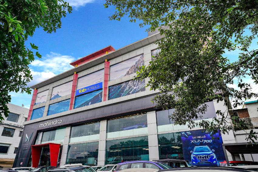 Super OYO Townhouse 554 Hotel Lotus