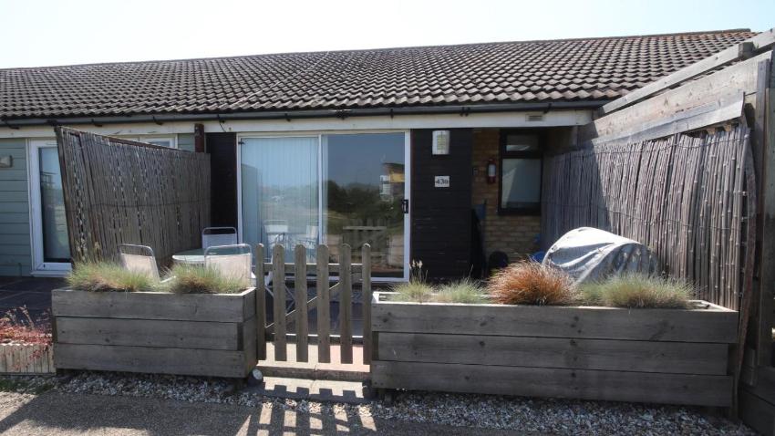 43B Medmerry Park 2 Bedroom Chalet