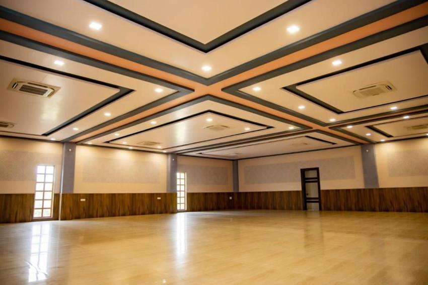 hotel grand and restaurant