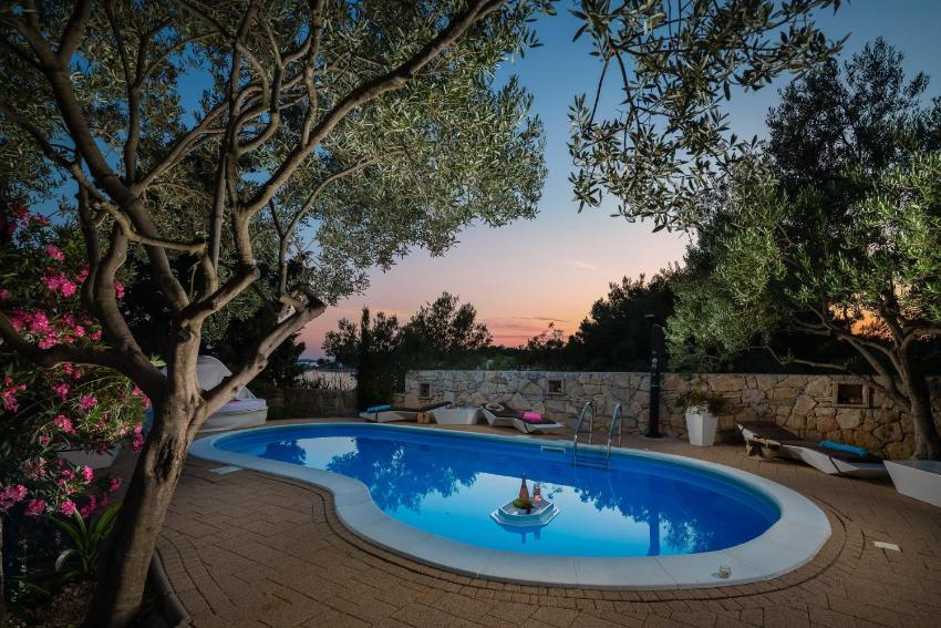 Luxury Villa Bella Vista with Swimming Pool
