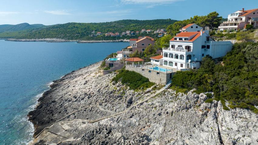 Seaside apartments with a swimming pool Zavalatica, Korcula - 183