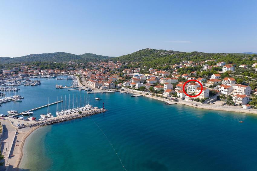 Apartments by the sea Jezera, Murter - 796