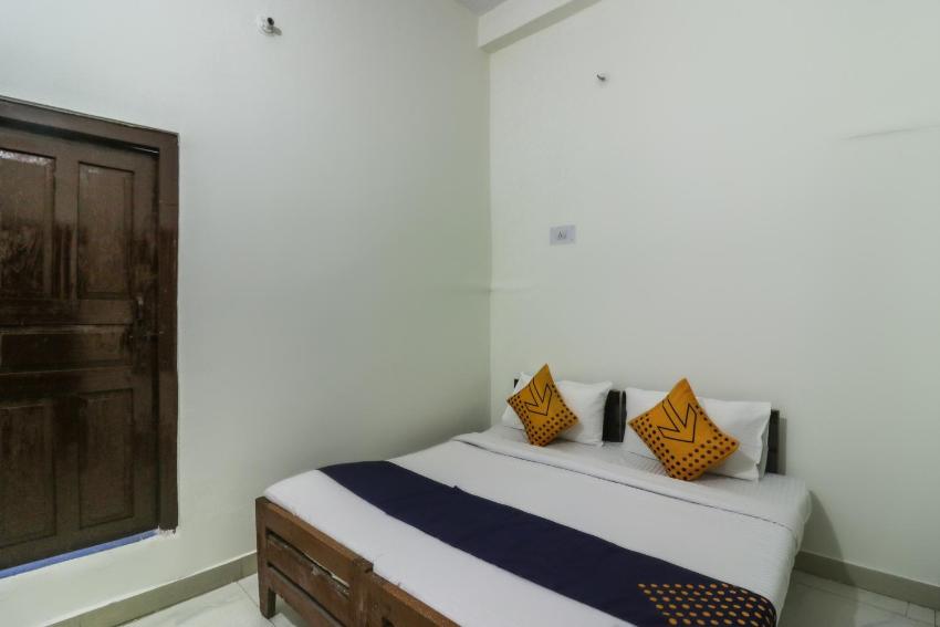 OYO Hotel Priyanka Tourist Lounge