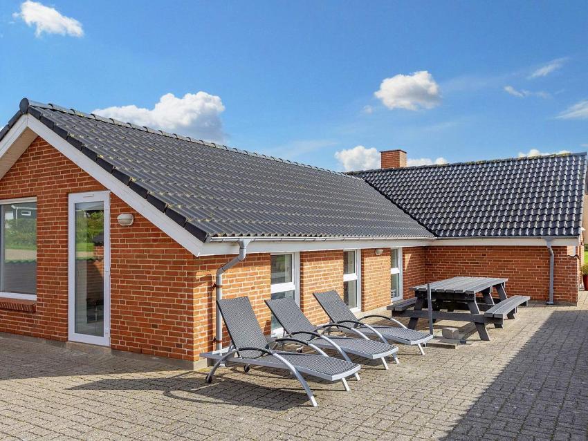 Four-Bedroom Holiday home in Vinderup 3