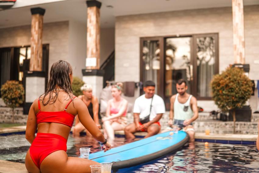 Surf & Party - Hostel Somewhere Else