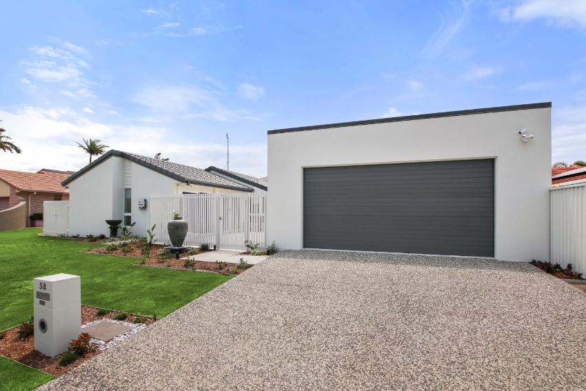 Lake House On Magellan 58 Ramsay Crescent