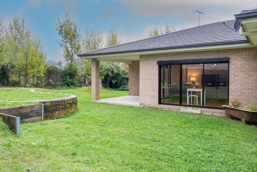 SERENE BLUE MOUNTAINS ESCAPE / BLACKHEATH