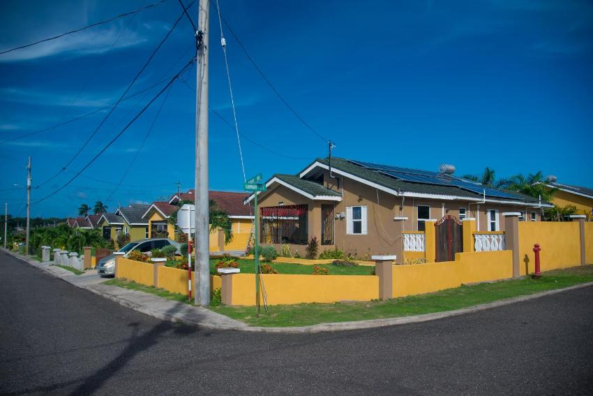 PARADISE VILLA ONSITE PRIVATE POOL ONSITE PRIVATE GYm 2 PROPERTIES SLEEP 12 TO BOOK FOR MORE THAN 6 PLEASE CONTACT US