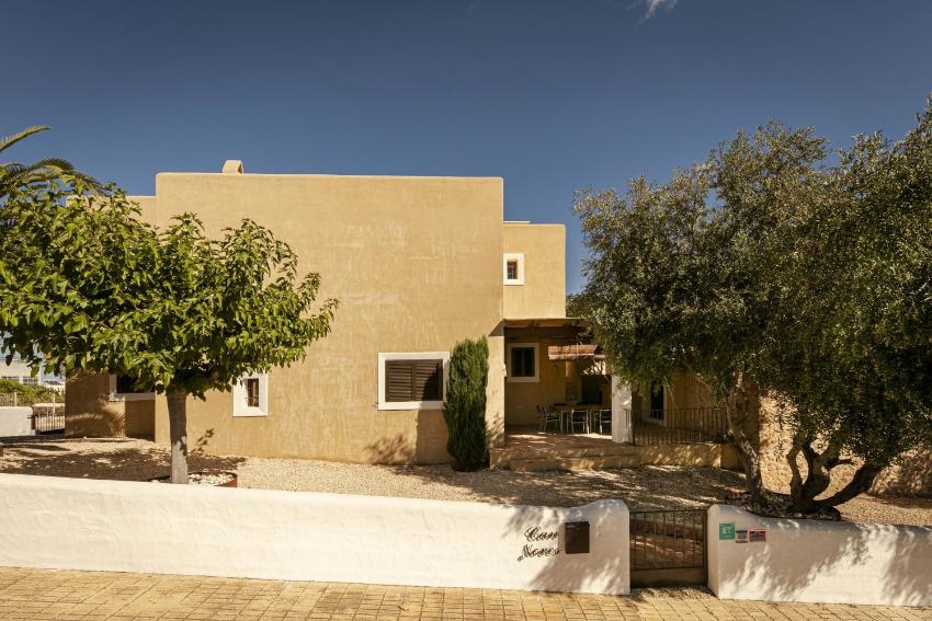 CAN NOVES - 5 Suites Recently built villa with bbq & outside area