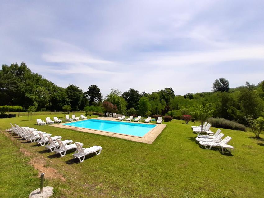 One bedroom appartement with shared pool terrace and wifi at Montecarlo