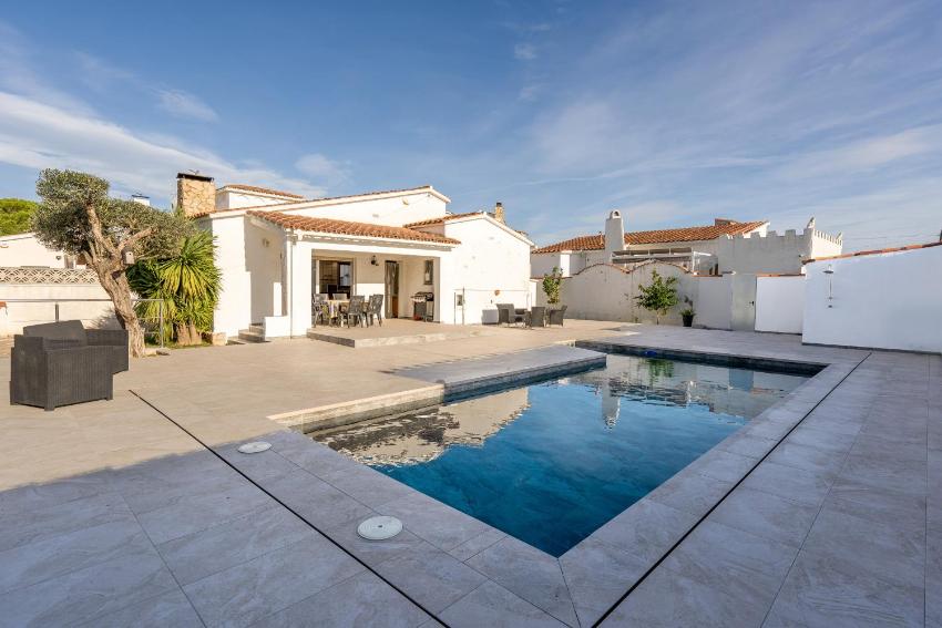 Villa Welcs -046- con Piscina