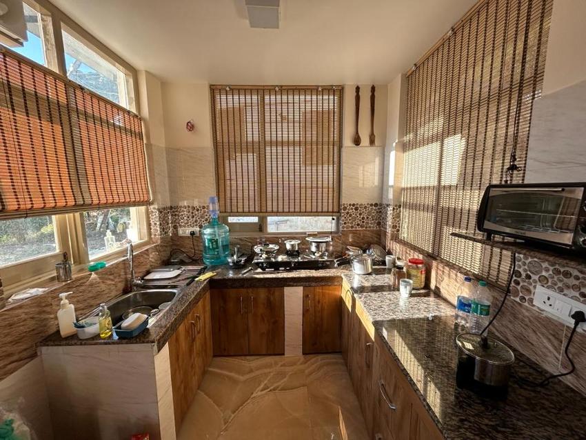 Idyllic Private Cottage w/King Bed + Mountain view