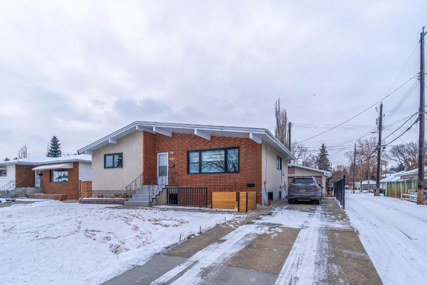 Central Edmonton Family Friendly Home