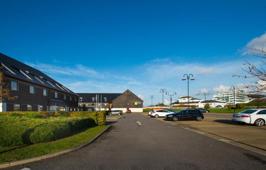 Holiday Inn Express London - Epsom Downs, an IHG Hotel