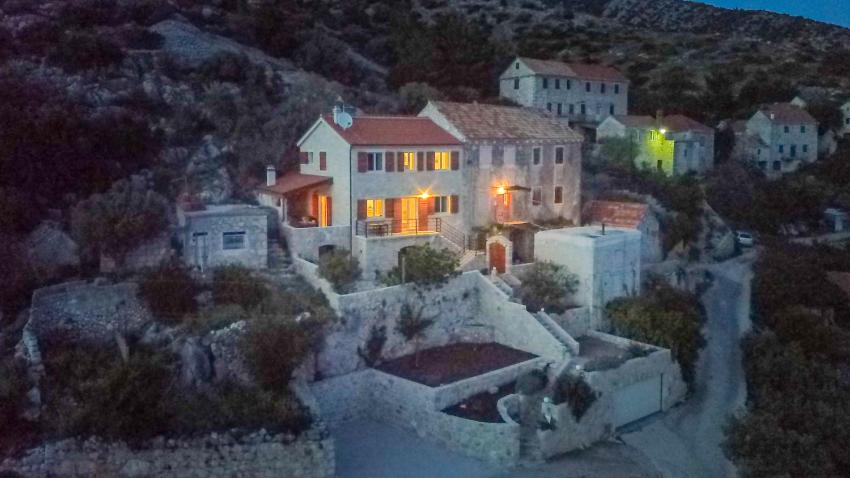 Nautilus-Bay Steinhaus