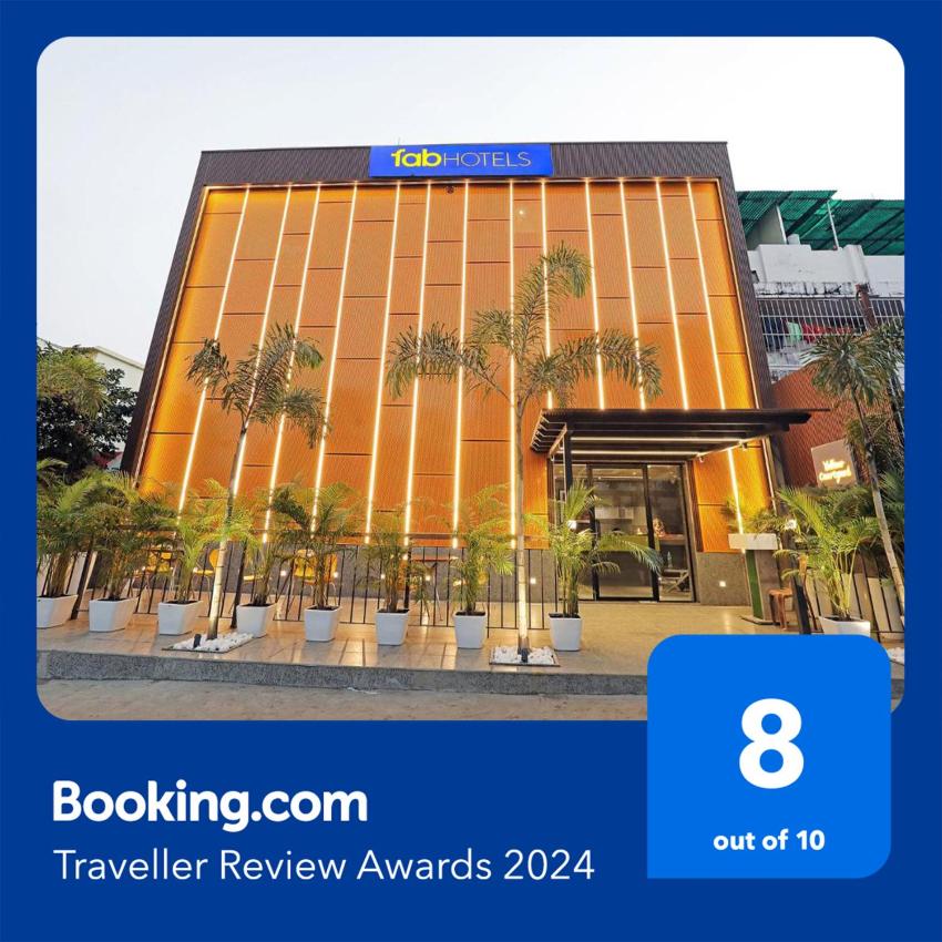 FabHotel Oasis Yellow Courtyard