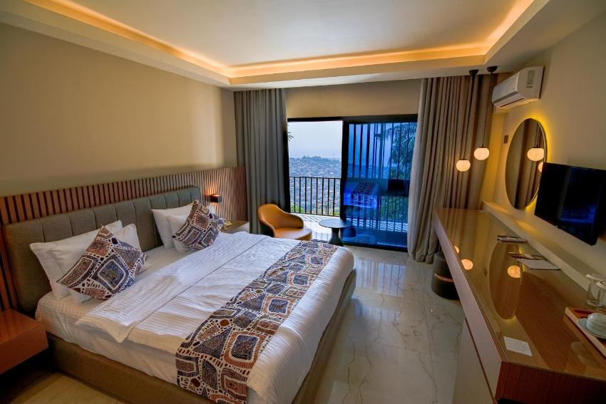 The Country Lodge Hotel